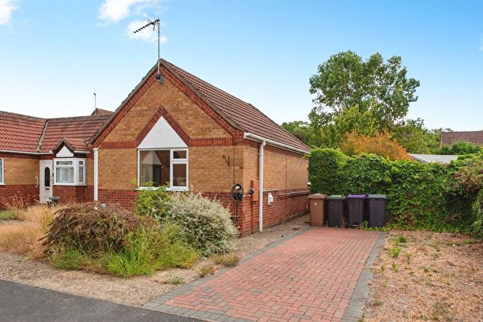 2 Bedroom Semi-detached Bungalow For Sale In Smeeton Court, Sleaford, NG34