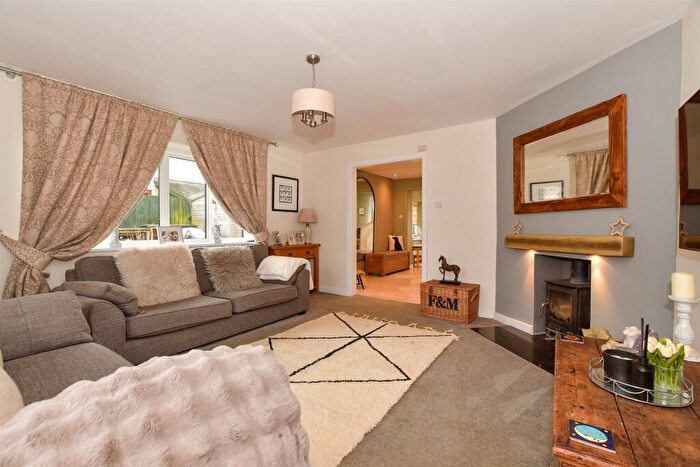 4 Bedroom Detached House For Sale In New Hall Lane, Henfield, West Sussex, BN5