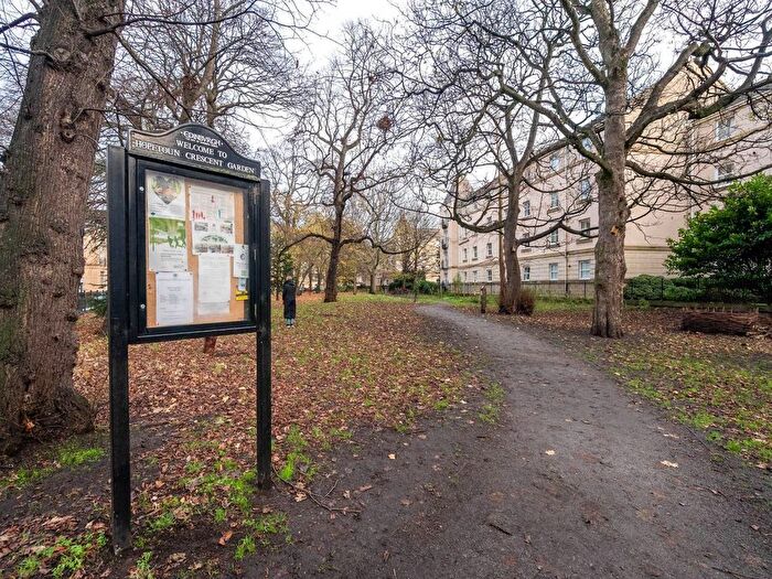 2 Bedroom Flat To Rent In Huntingdon Place, New Town, Edinburgh, EH7