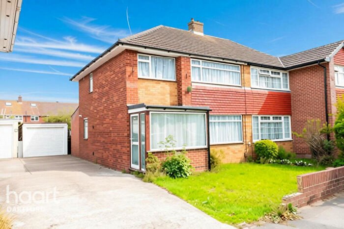 3 Bedroom Semi Detached House To Rent In Imperial Drive, Gravesend, DA12
