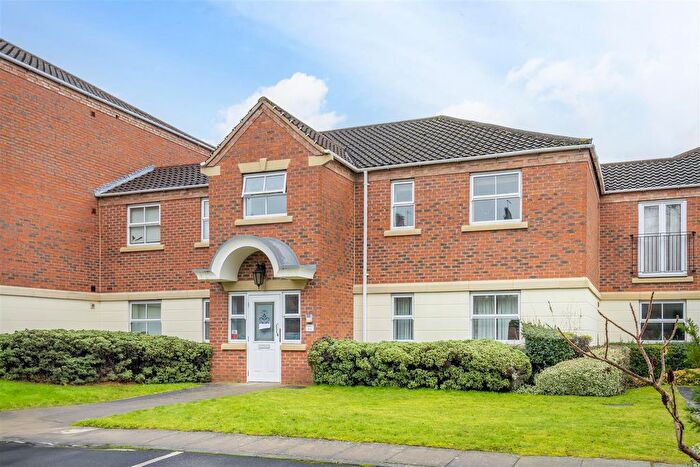 2 Bedroom Flat To Rent In St. Pauls Mews, York, YO24