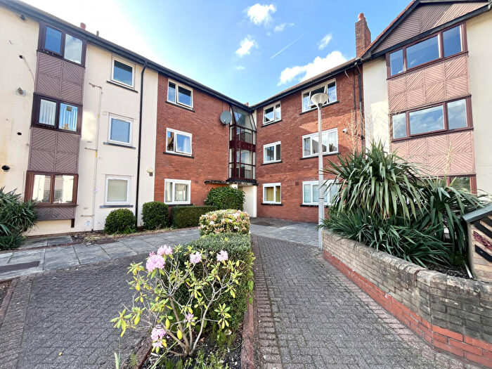 3 Bedroom Apartment For Sale In Reeves Court, Salford, M5