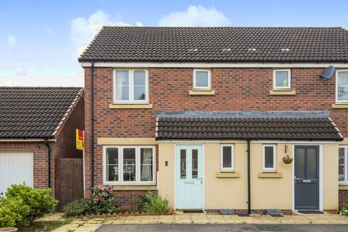 3 Bedroom Semi-Detached House To Rent In Badbury Park, Swindon, SN3