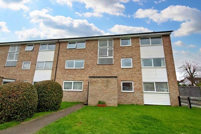 1 Bedroom Flat To Rent In Alderman Close, Welham Green, AL9