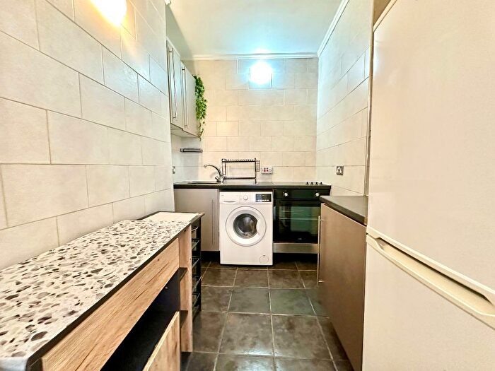 1 Bedroom Flat To Rent In Craig Road, Cathcart, Glasgow, G44