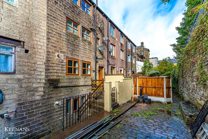 1 Bedroom Terraced House To Rent In Rochdale Road, Britannia, Bacup, OL13