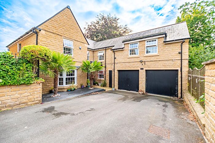 5 Bedroom Detached House For Sale In Clapham Avenue, Leeds, LS16