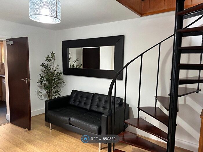 1 Bedroom Maisonette To Rent In Shepherds Bush Road, London, W6