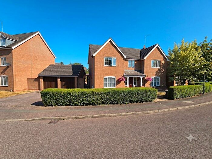 5 Bedroom Detached House For Sale In Chestnut Close, Northampton, NN7