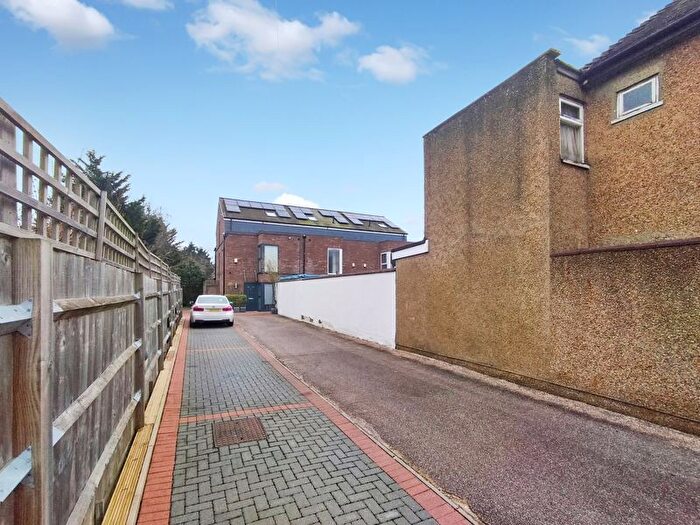 4 Bedroom Terraced House For Sale In Narev Drive, Barnet, EN4