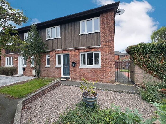 3 Bedroom Semi Detached House For Sale In Cardinals Walk, Leicester, LE5