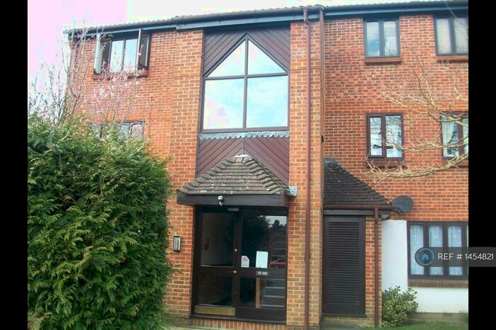 1 Bedroom Flat To Rent In Kilmington Close, Bracknell, RG12