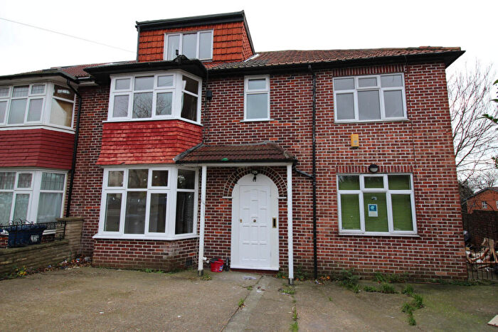 1 Bedroom Apartment To Rent In Quantock Gardens, London, NW2