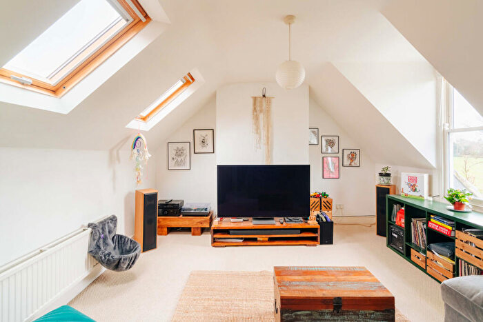 2 Bedroom Flat For Sale In Westbury Road, Westbury-on-Trym, Bristol, BS9