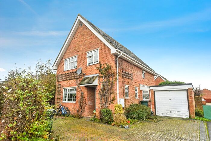 4 Bedroom Detached House For Sale In Selby Crescent, Freshbrook, Swindon, SN5