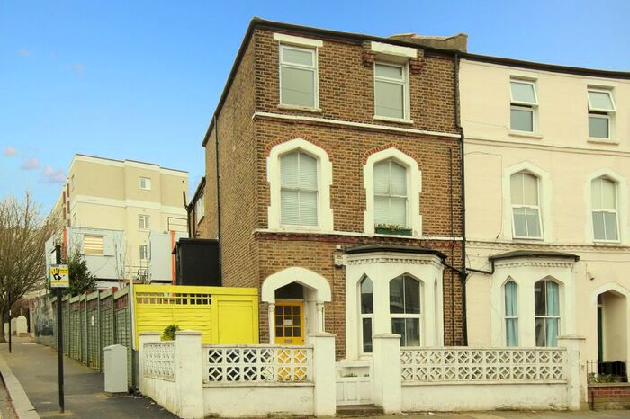2 Bedroom Flat To Rent In York Road, London, W3