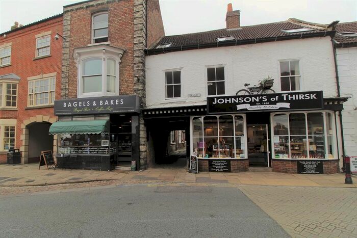 2 Bedroom Flat To Rent In Market Place, Thirsk, YO7