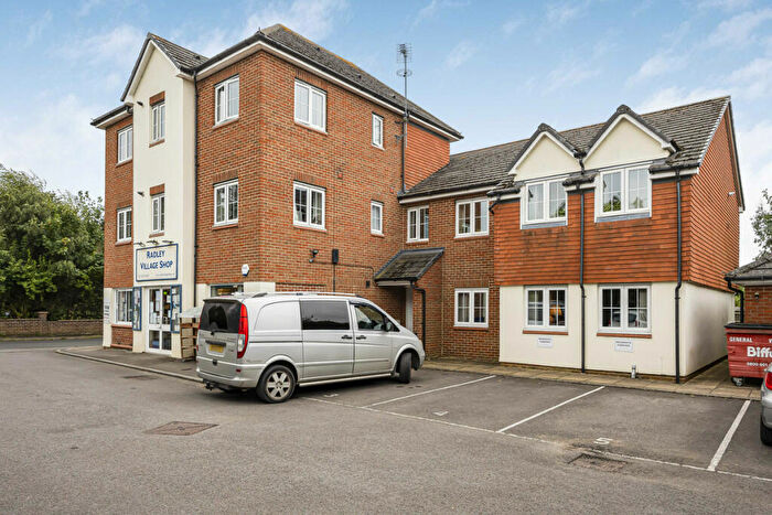 2 Bedroom Apartment For Sale In Catherine Court, Radley, OX14