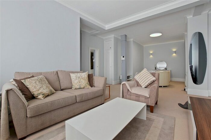 1 Bedroom Flat To Rent In St. Mary Abbots Court, Warwick Gardens, W14