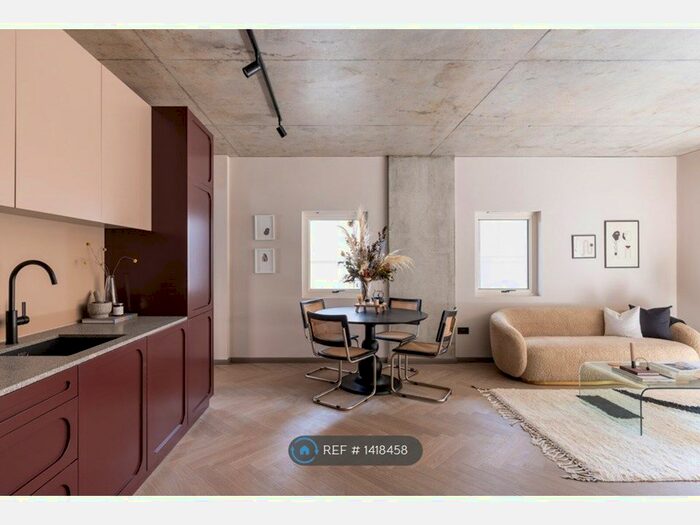 3 Bedroom Flat To Rent In Garnham Street, London, N16