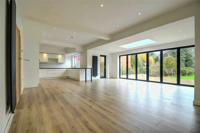 5 Bedroom Detached House To Rent In Beverley Road, Kirk Ella, East Yorkshire, HU10