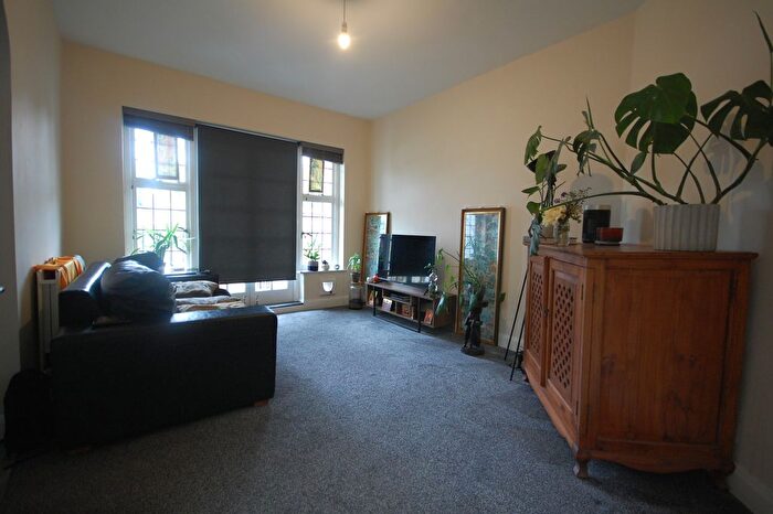 2 Bedroom Maisonette To Rent In Fairlawn Avenue, Chiswick, W4