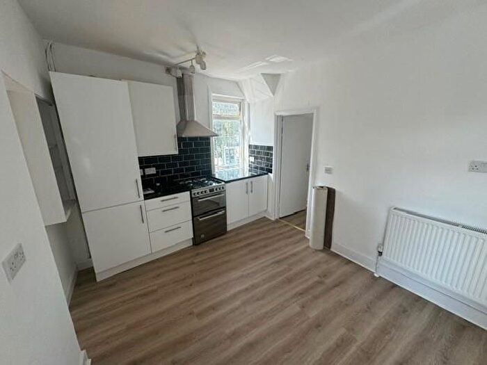 2 Bedroom Flat To Rent In Town Road, Edmonton, N9