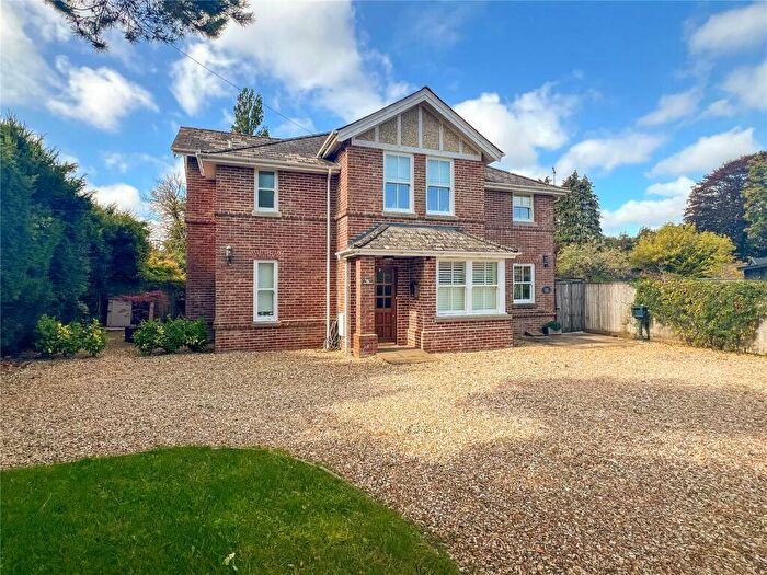 3 Bedroom Apartment For Sale In Wiltshire Road, Bransgore, Christchurch, BH23