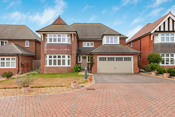 4 Bedroom Detached House For Sale In Torpy Close, Milton, OX13