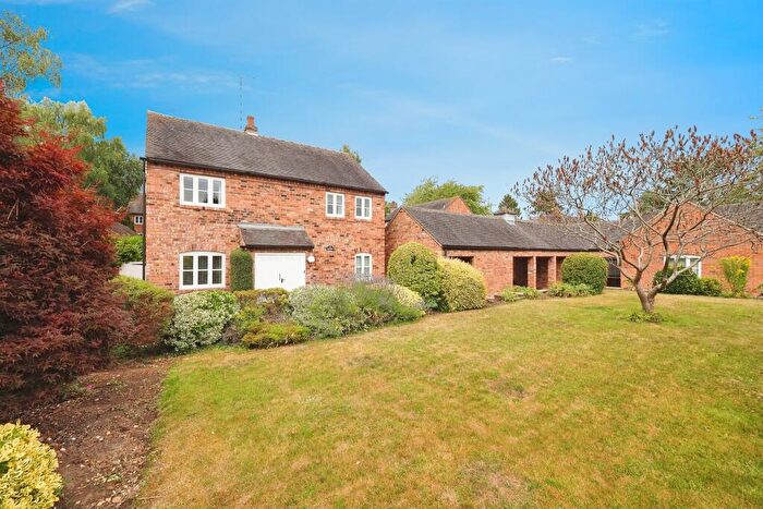 4 Bedroom Detached House For Sale In Hayes Farm Court, Ticknall, Derby, DE73