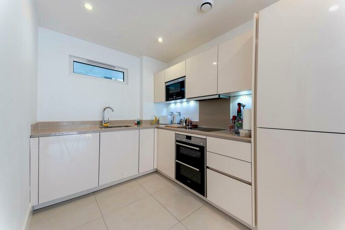 1 Bedroom Flat To Rent In Water Lane, Kingston, Kingston Upon Thames, KT1