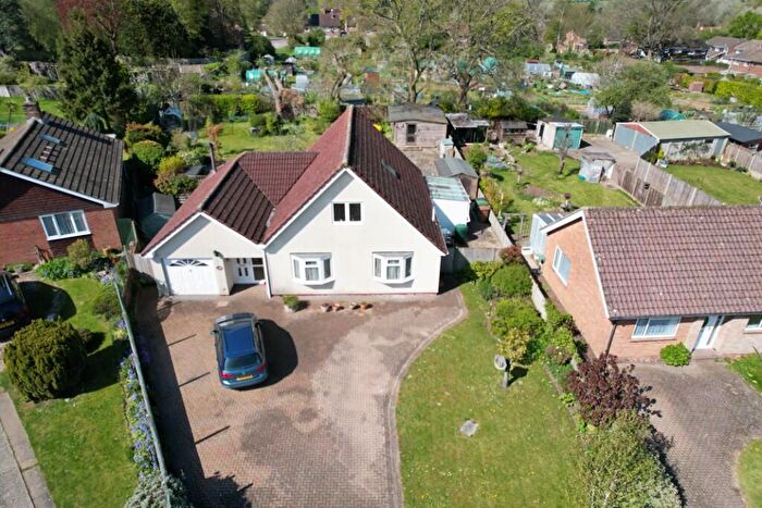 3 Bedroom Detached House For Sale In Lion Close, Overton., RG25