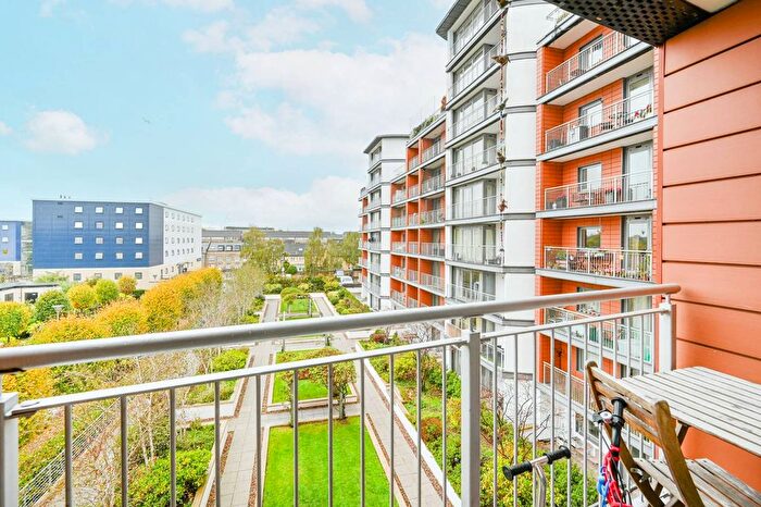 1 Bedroom Flat To Rent In Holland Gardens, Brentford, TW8