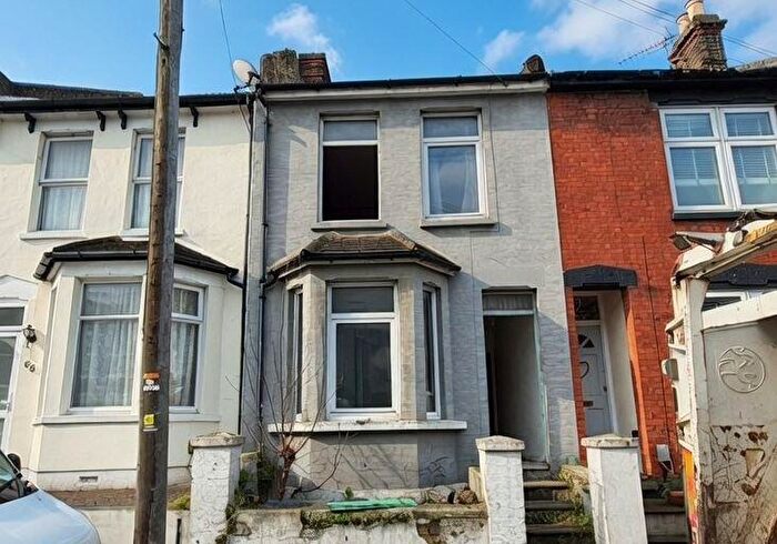 3 Bedroom Terraced House For Sale In Cecil Road, Rochester, Kent, ME1
