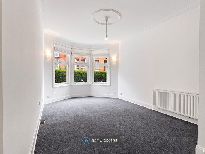 2 Bedroom Flat To Rent In Trefoil Avenue, Glasgow, G41
