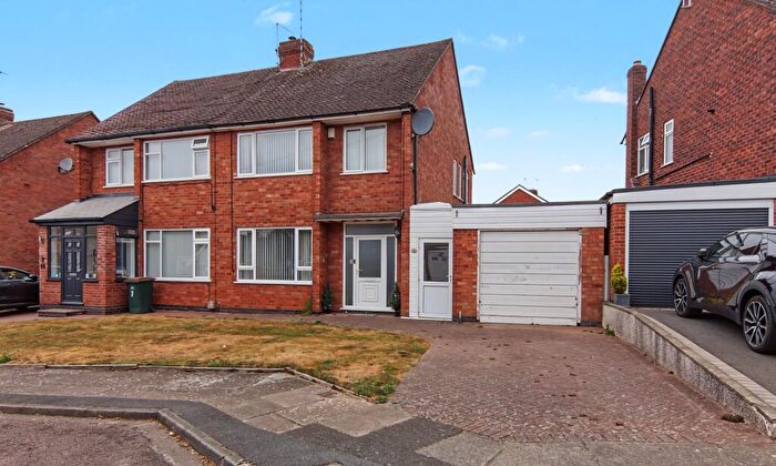 3 Bedroom Semi-Detached House For Sale In Suffolk Close, Coventry, CV5