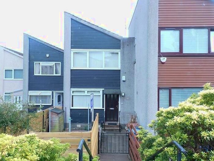 2 Bedroom Terraced House To Rent In Dickson Avenue, Dundee, DD2