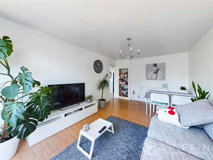 2 Bedroom Flat To Rent In Chaplaincy Gardens, Hornchurch, RM11