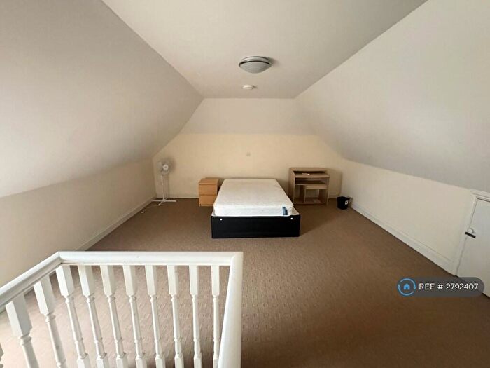 2 Bedroom Flat To Rent In Gabalfa, Cardiff, CF14