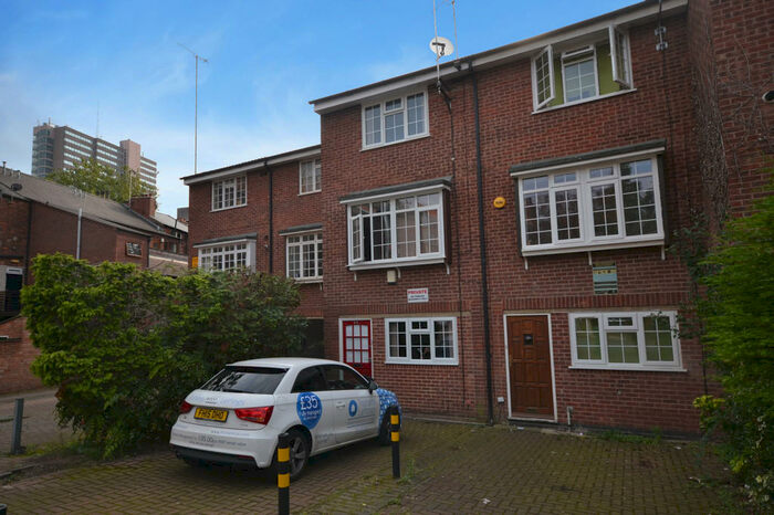 4 Bedroom Terraced House To Rent In Bluecoat Close, Nottingham, NG1