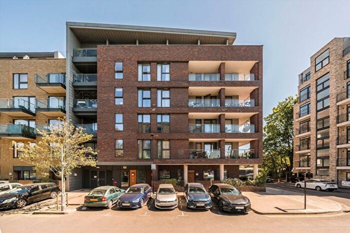 1 Bedroom Flat For Sale In Tewkesbury Road, Northfields, W13