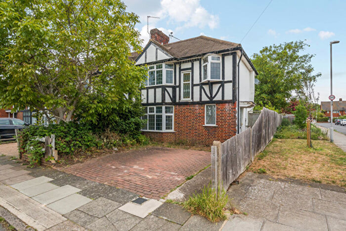 3 Bedroom End Of Terrace House For Sale In Barnfield Avenue, Kingston Upon Thames, KT2