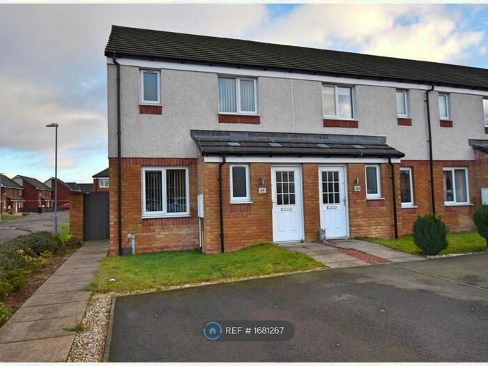 3 Bedroom End Of Terrace House To Rent In Flax Way, Greenock, PA15