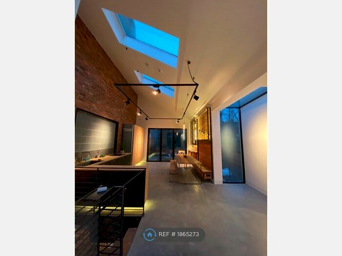 3 Bedroom End Of Terrace House To Rent In Wolsey Road, London, N1