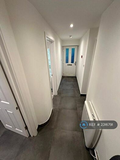 1 Bedroom Flat To Rent In Waterden Road, Guildford, GU1