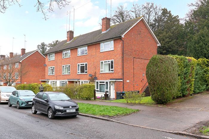 2 Bedroom Maisonette For Sale In Lower Barn Road, Riddlesdown, CR8