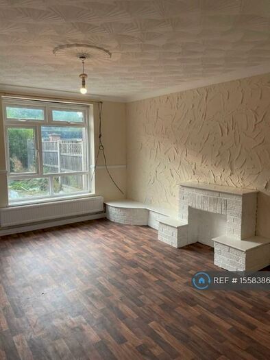 3 Bedroom Semi-Detached House To Rent In Dalton Street, Manchester, M40