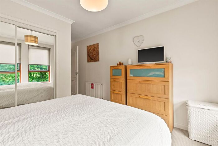 2 Bedroom Flat For Sale In Cornmill Court, Clydebank, G81