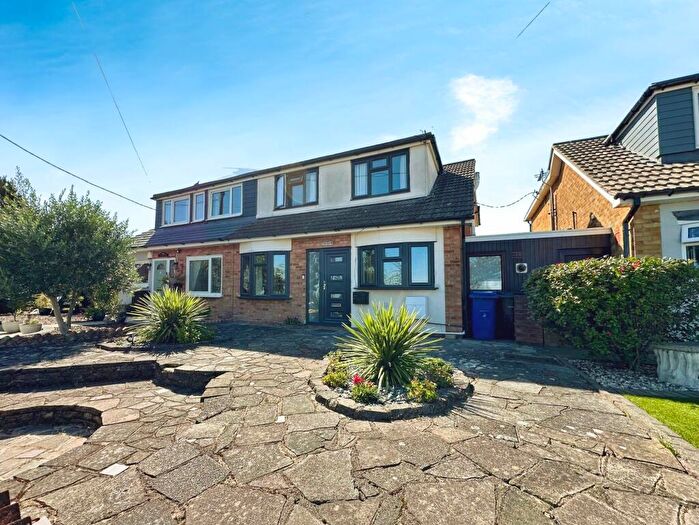 4 Bedroom Semi-Detached House For Sale In High Road, Fobbing, SS17