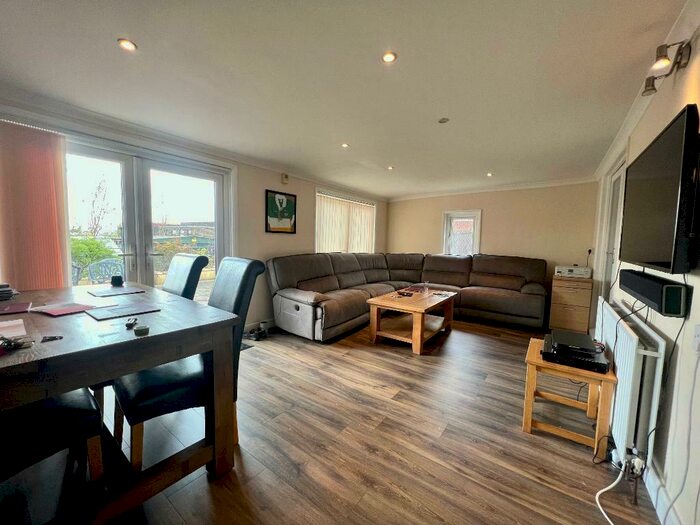 3 Bedroom Detached Bungalow For Sale In Pennine Avenue, Sundon Park